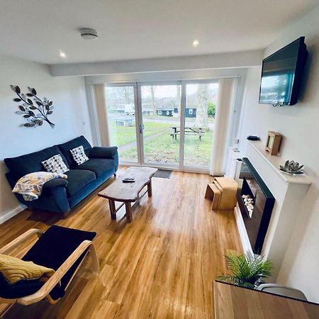 Cozy Snowdonia Chalet Карнарвон Экстерьер фото